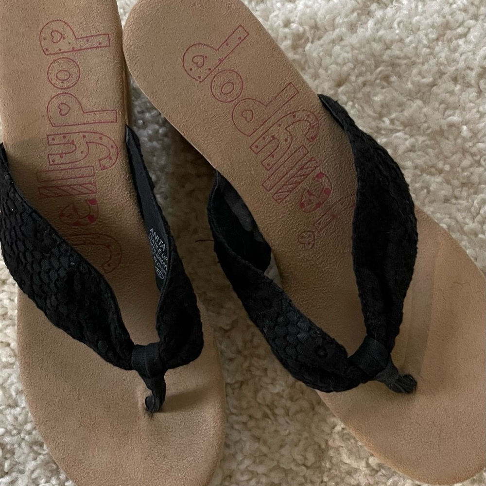 Jelly pop wedge sandals. Black. Size 9
